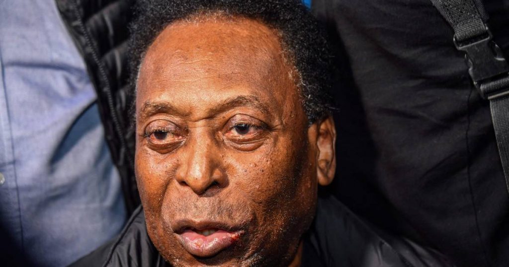 Football icon "Pelé" leaves intensive care for the second time: "My friends, I still smile every day" |  sports