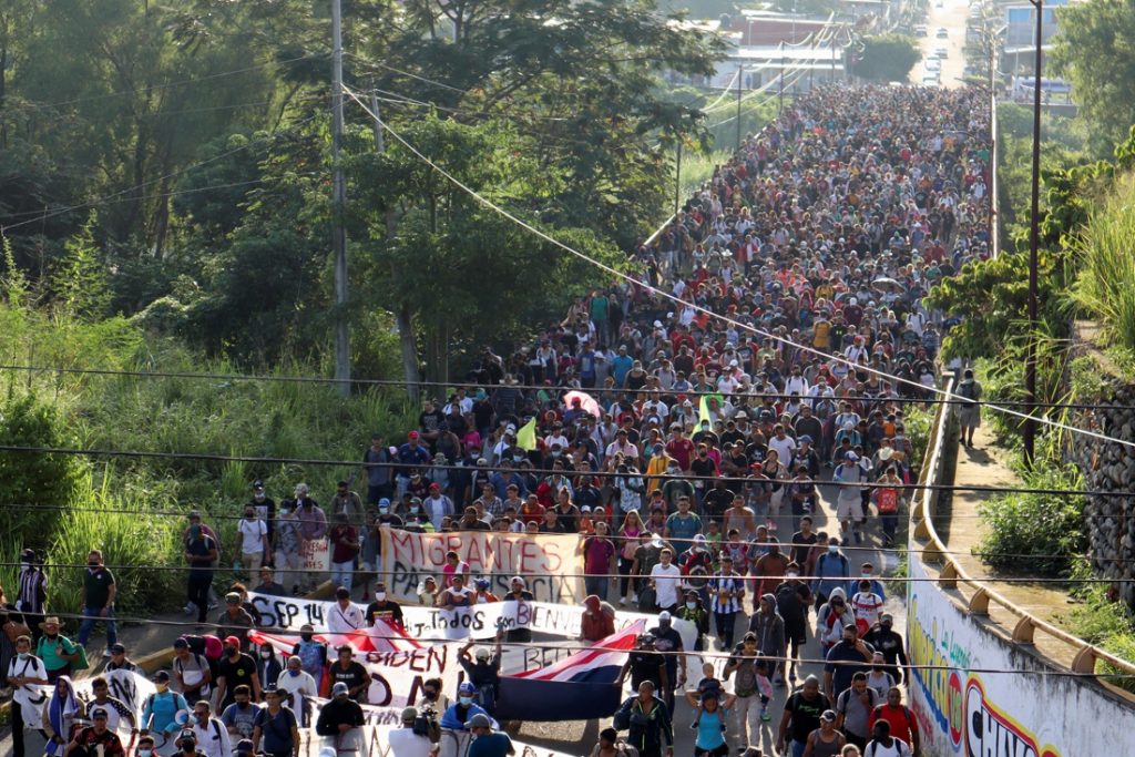 The new immigrant caravan moves to the United States