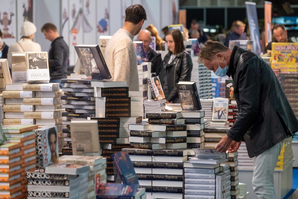 Book Festival Read!  The time is 24,000 visitors and you will be in ... (Antwerp)