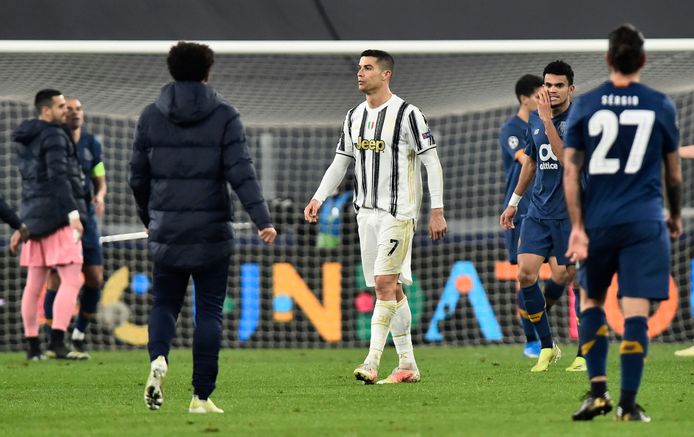 Ronaldo withdraws after the defeat against Porto.