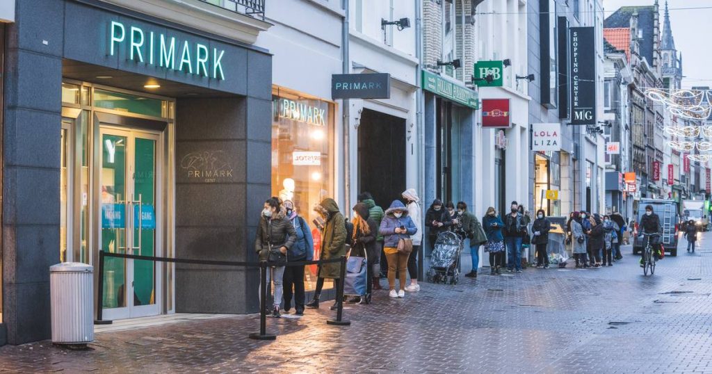 Primark is significantly increasing the number of physical stores despite the popularity of online shopping |  Abroad