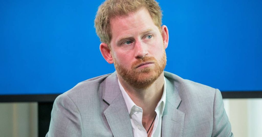Prince Harry under pressure to break Netflix contract: 'Which is more important: money or his mother's honor?'  |  Property