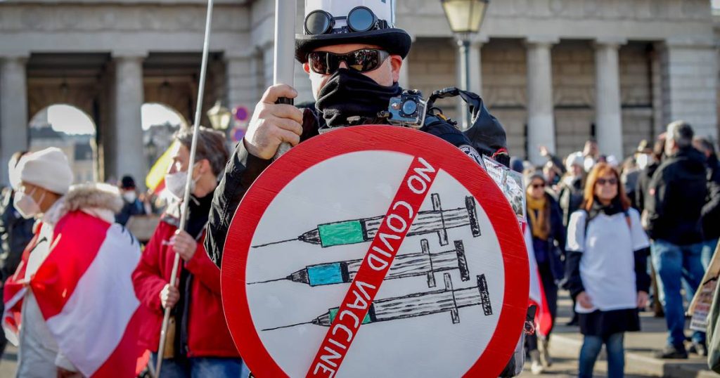 Thousands of people demonstrate in Vienna, Rome, Zagreb and Amsterdam against compulsory vaccination and anti-Corona measures |  Abroad