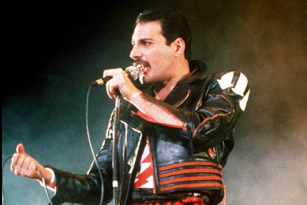 The song "Bohemian Rhapsody" scored high on Radio 2, Stobro and Q Music, but had to make way for the deceased singer.