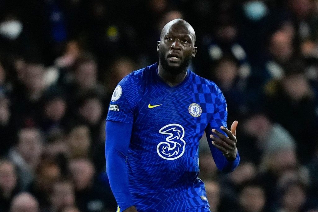 Romelu Lukaku returns to Chelsea squad after apologizing for controversial interview: 'He knows he has to get rid of his mess'