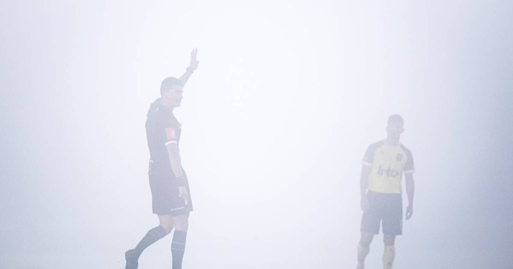 Thick fog is spoiling Syring Union: Halftime game halted 0-2 for Brussels residents, second half Tuesday night |  Jupiler Pro League