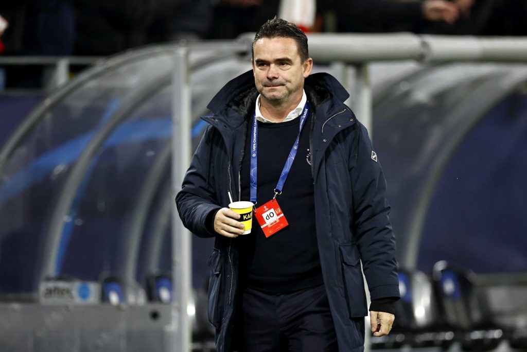 Controversial Marc Overmars is the new coach of Antwerp