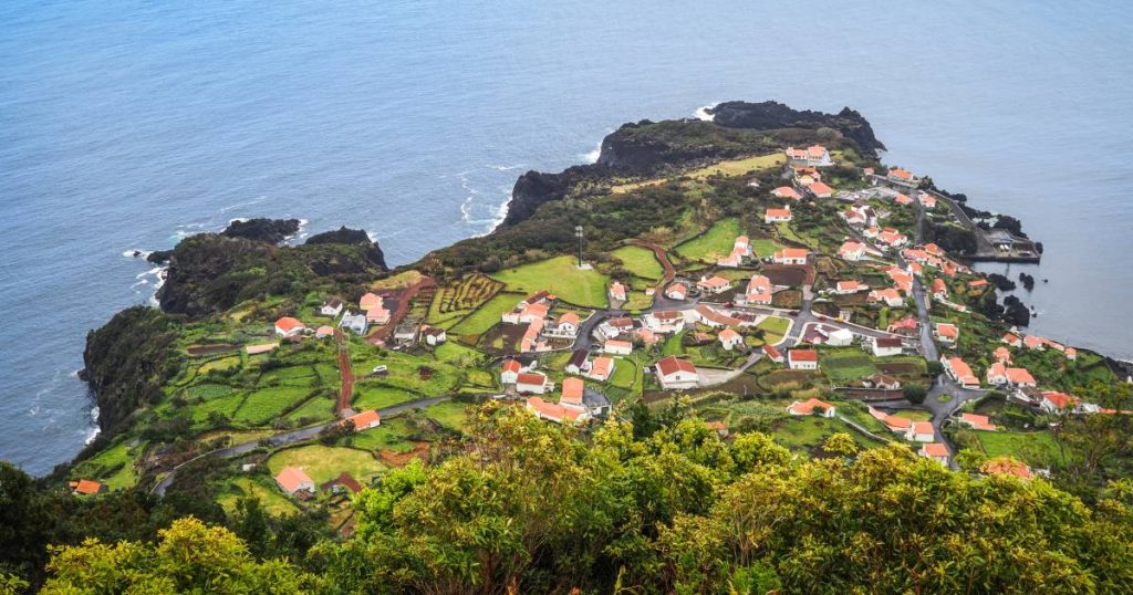 Volcanic island in the Azores evacuated after thousands of minor earthquakes |  Abroad