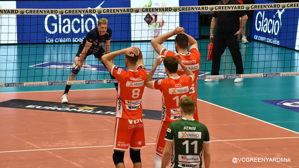 Masek's comeback still ends with a heavy defeat against Rosselari |  volleyball