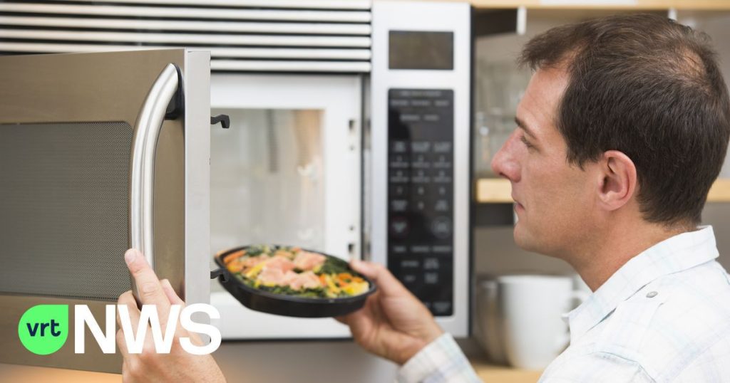 Microwave cooking and driving at 100 km/h: this is how the government wants us to save energy, but how useful is it?