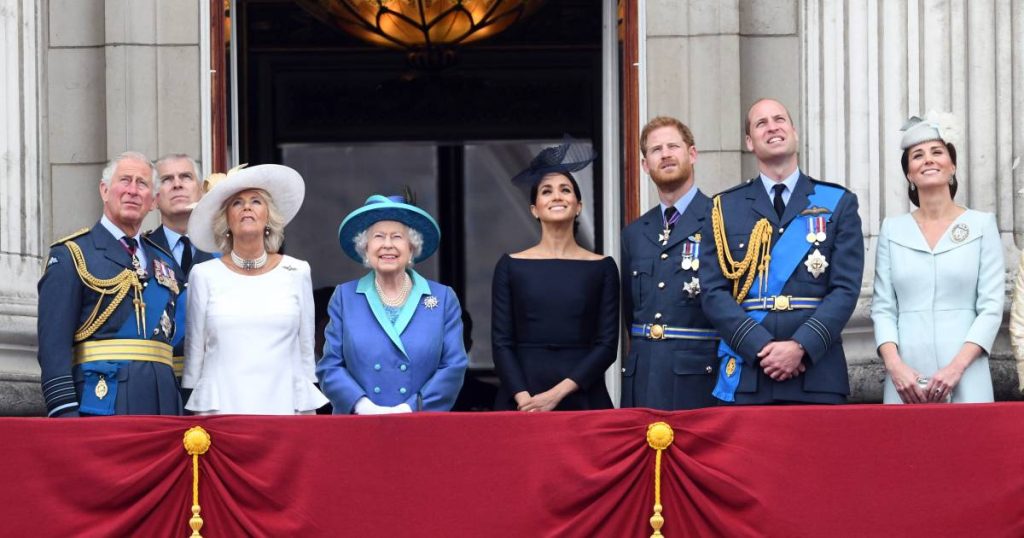 The Queen invites Harry and Meghan to appear on the balcony during their wedding anniversary |  Property