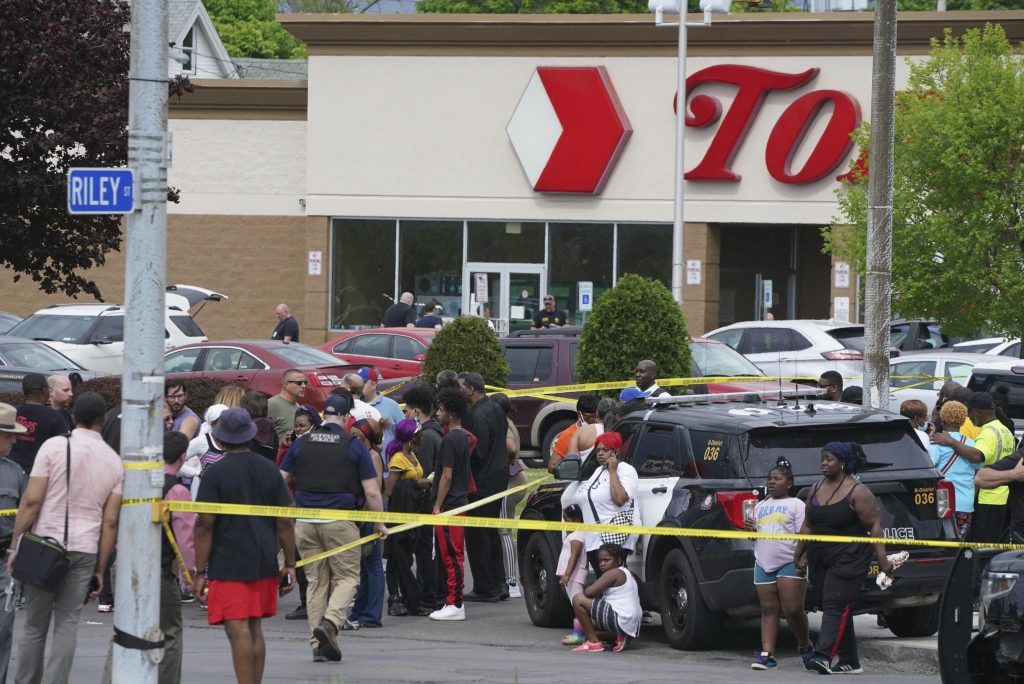 A gunman causes a massacre in a supermarket in Buffalo (US): “The perpetrator is an 18-year-old ‘white supremacist’ and was shooting”