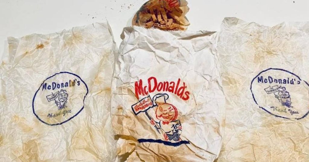 Couple finds 60-year-old's fast-food in the wall during renovation |  abroad