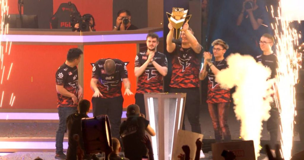 FaZe Clan defeats the defending champion and wins the "Counter-Strike" World Cup Final |  counter strike world cup
