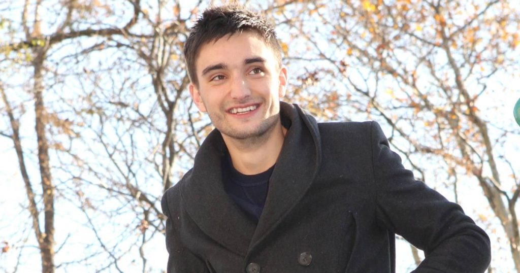 Wanted star Tom Parker and his wife died holding his hand: I said 'Angels are coming for my dad' |  Famous