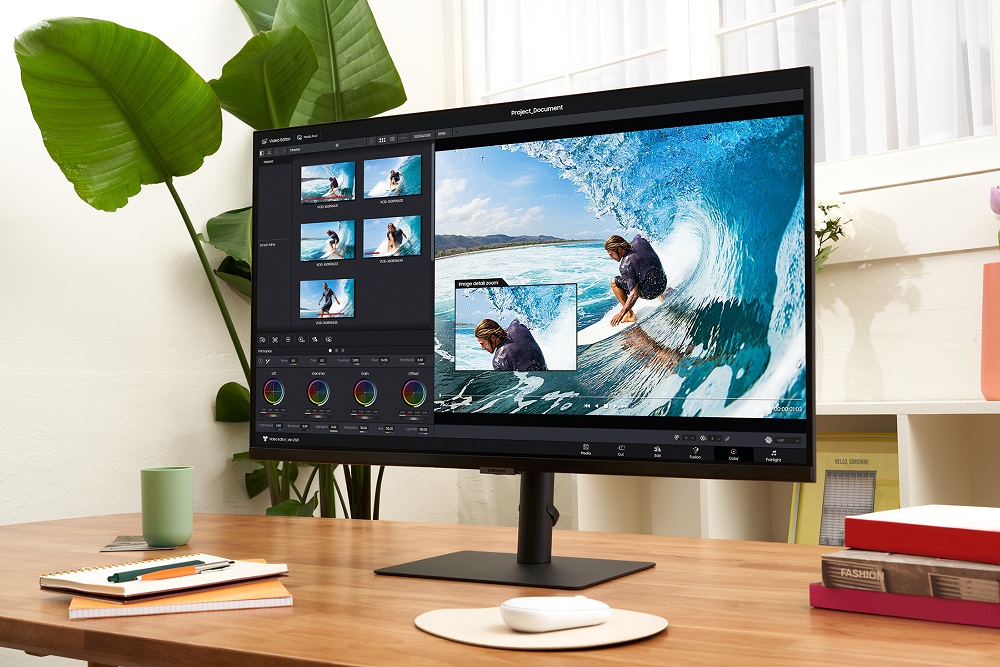 Samsung comes with 4K ViewFinity displays