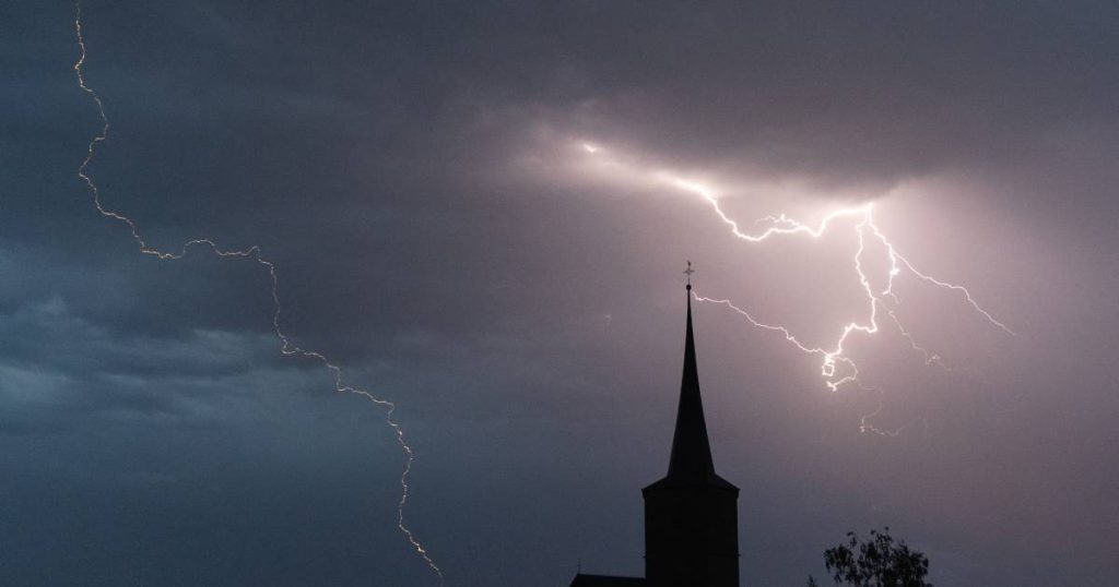 A thunderstorm area moving towards our country has already devastated France: dead in Rouen, 4,500 homes without electricity |  Abroad