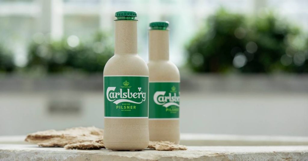 Carlsberg tests 'paper' beer bottle with consumers |  environment