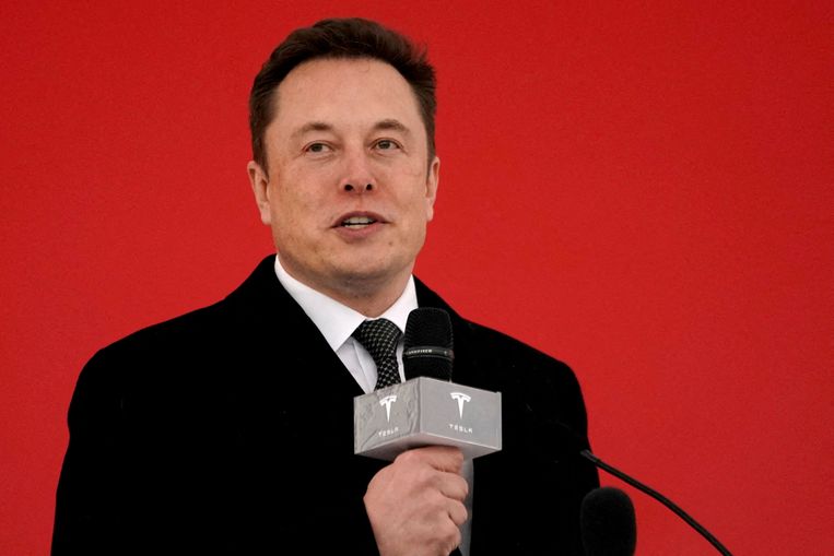 Elon Musk takes a dim view, the rest of the auto sector doesn't - who's right?