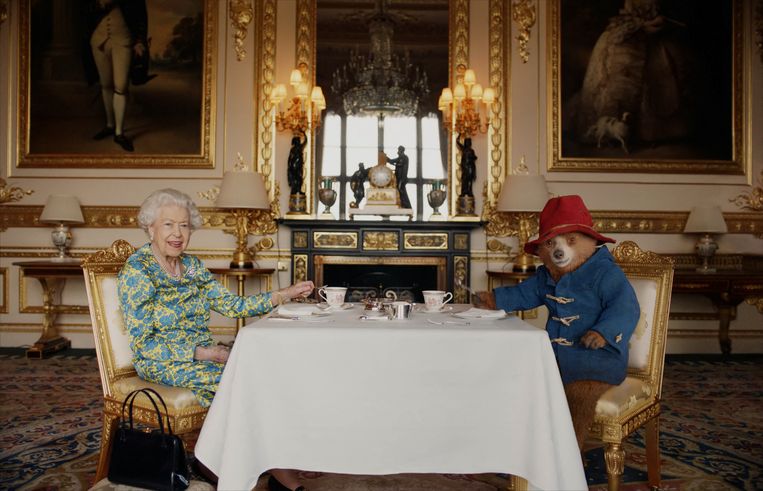 Visiting Paddington for tea with Queen Elizabeth II moves the world