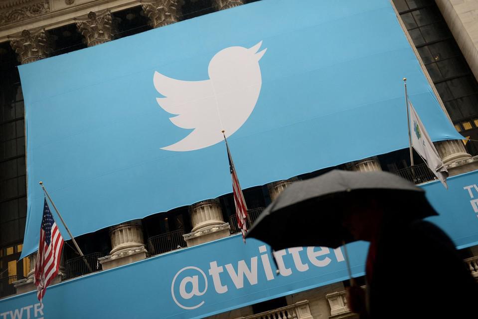 Snapchat and Twitter shares plunge on social media: $47 billion evaporated in the stock market