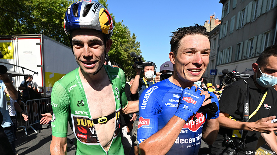A touching triptych by Wout van Aert in Carcassonne: 'Jasper Philipsen surprised me' |  a trip