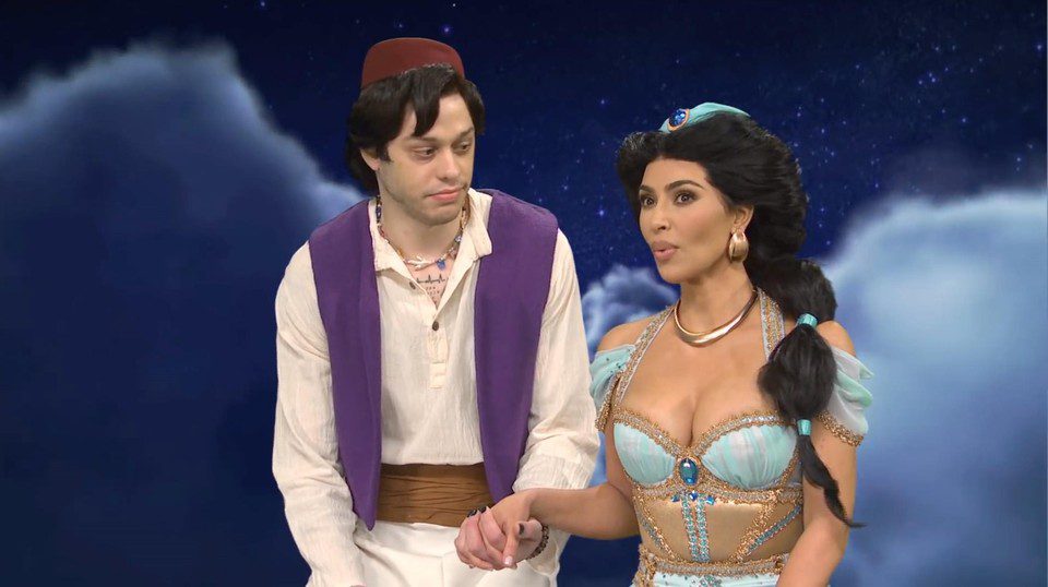 Pete and Kim during a skit on Saturday Night Live. 