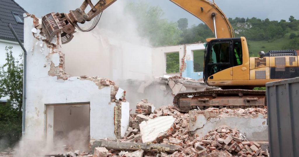 Flemish government extends €10,000 bonus for demolition and reconstruction: who can apply for this?  |  living