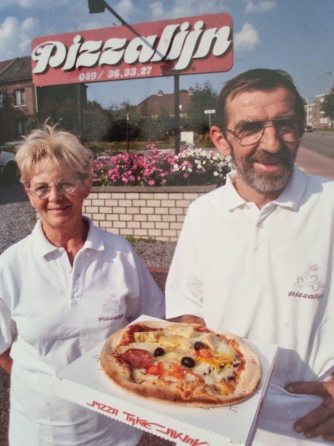 Mia Wans and Roger Mertens sold their freshly baked pizza in a famous truck in Genk and the surrounding area called De Pizzalijn. 