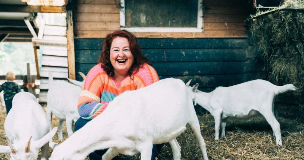 For example, actress Eva Van der Gucht spends her weekends in Amsterdam.  "We go to the goat farm at all costs" |  lifestyle