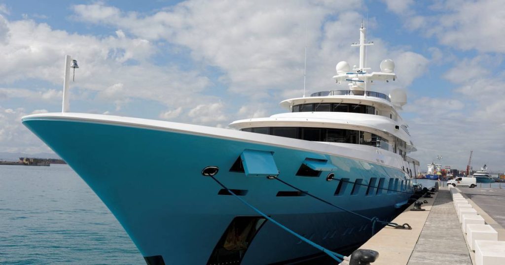 Russian super yacht sold at auction for more than 39 million euros: including swimming pool and cinema |  Abroad