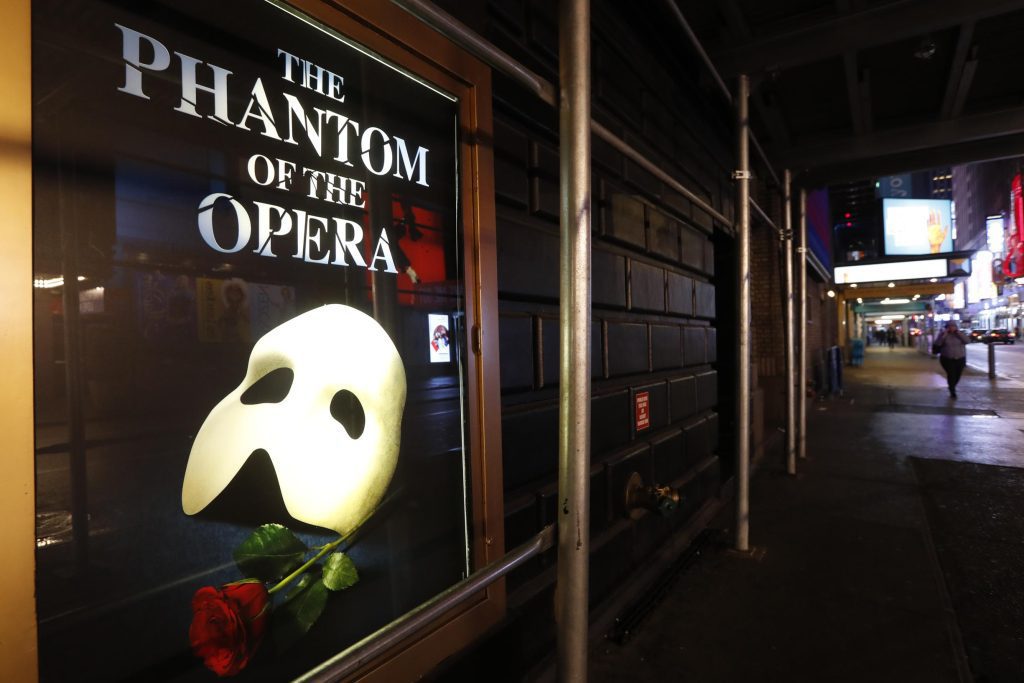 The curtain falls on the movie "Phantom of the Opera" after 35 years
