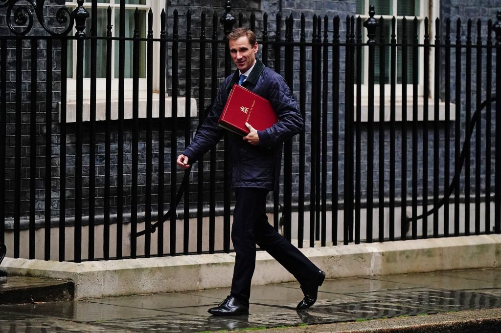 UK deputy minister downplays pound slump