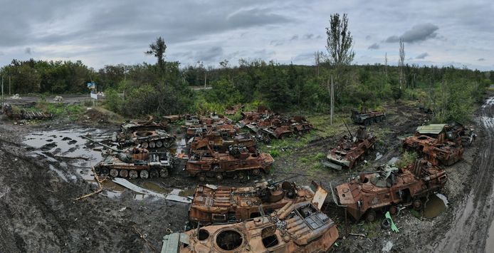 Photo of the assembly point of wrecked Russian military vehicles near Izyum.  Photo from September 14.