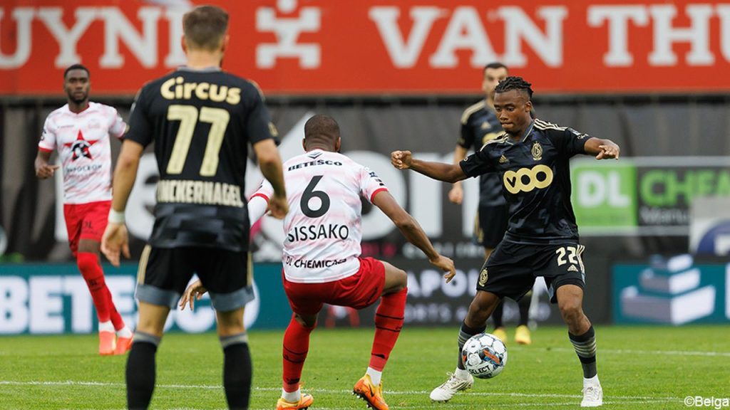 LIVE: Standard then pressure increases after a weak hour of gameplay |  Jupiler Pro League 2022/2023