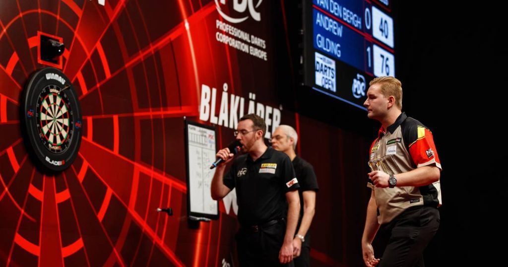 No semi-final for Van den Berg at World Grand Prix: 'Dancing Demi' dies after thriller against world champion Wright |  More sports