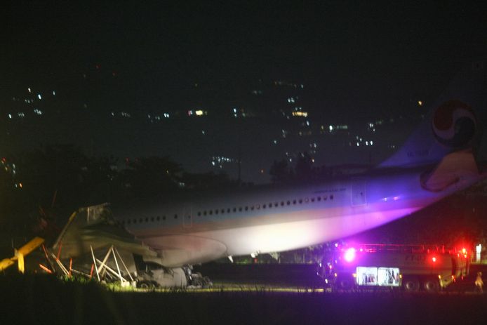 A Korean Air plane with 173 passengers on board was pushed off the runway at Cebu International Airport in the Philippines.