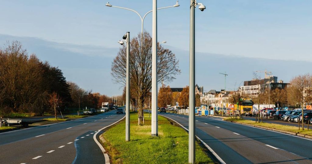 More controls and fines: Two thousand additional "smart" traffic cameras in 2023 |  Instagram VTM News