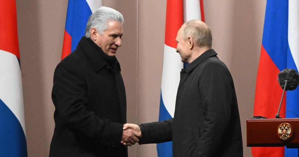 Putin and Cuban President Show Unity Against Common Enemy: "Yankee Empire" |  Abroad