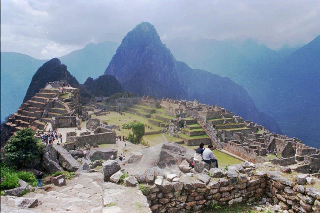 A state of emergency has been declared by hundreds of tourists in Machu Picchu due to unrest in Peru