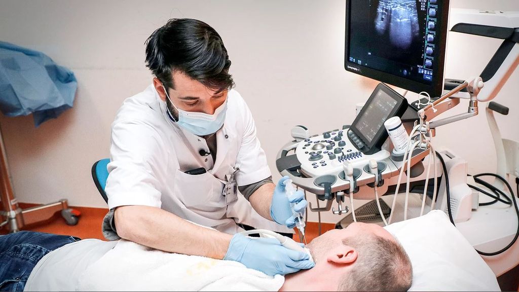 A cancer patient is treated with stem cells from the salivary glands